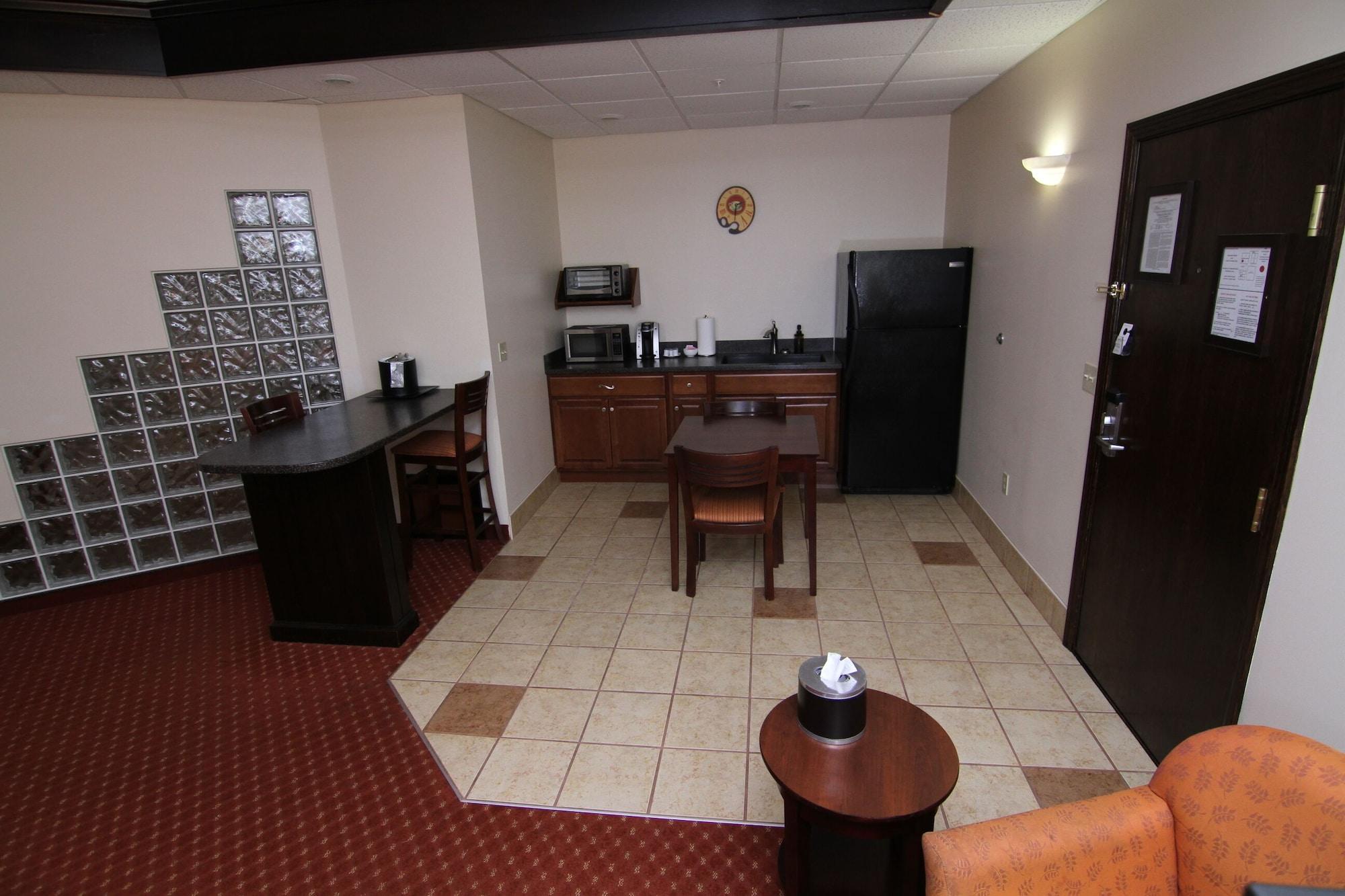 Best Western Plus Платсбърг Екстериор снимка