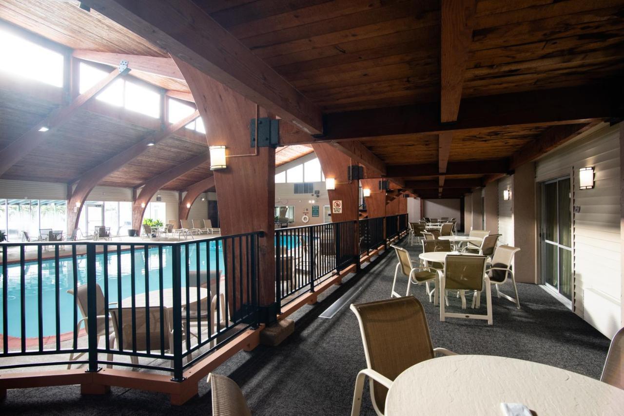 Best Western Plus Платсбърг Екстериор снимка
