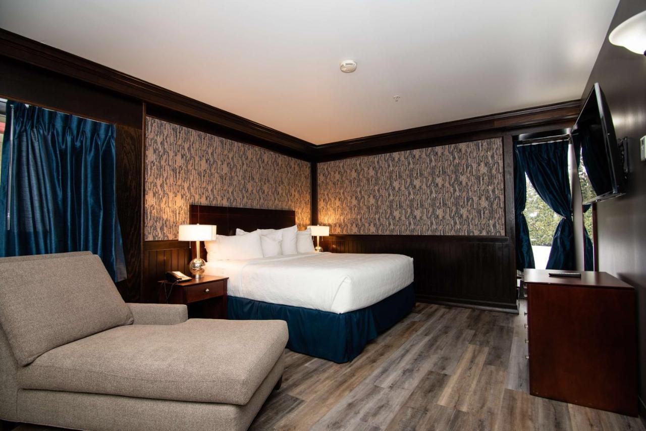 Best Western Plus Платсбърг Екстериор снимка