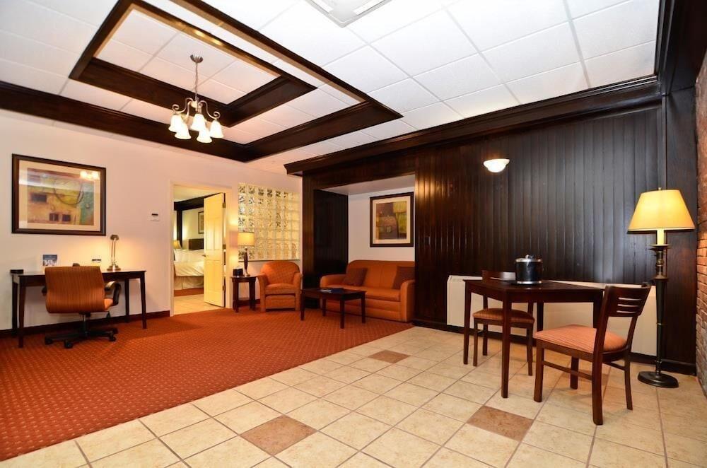 Best Western Plus Платсбърг Екстериор снимка