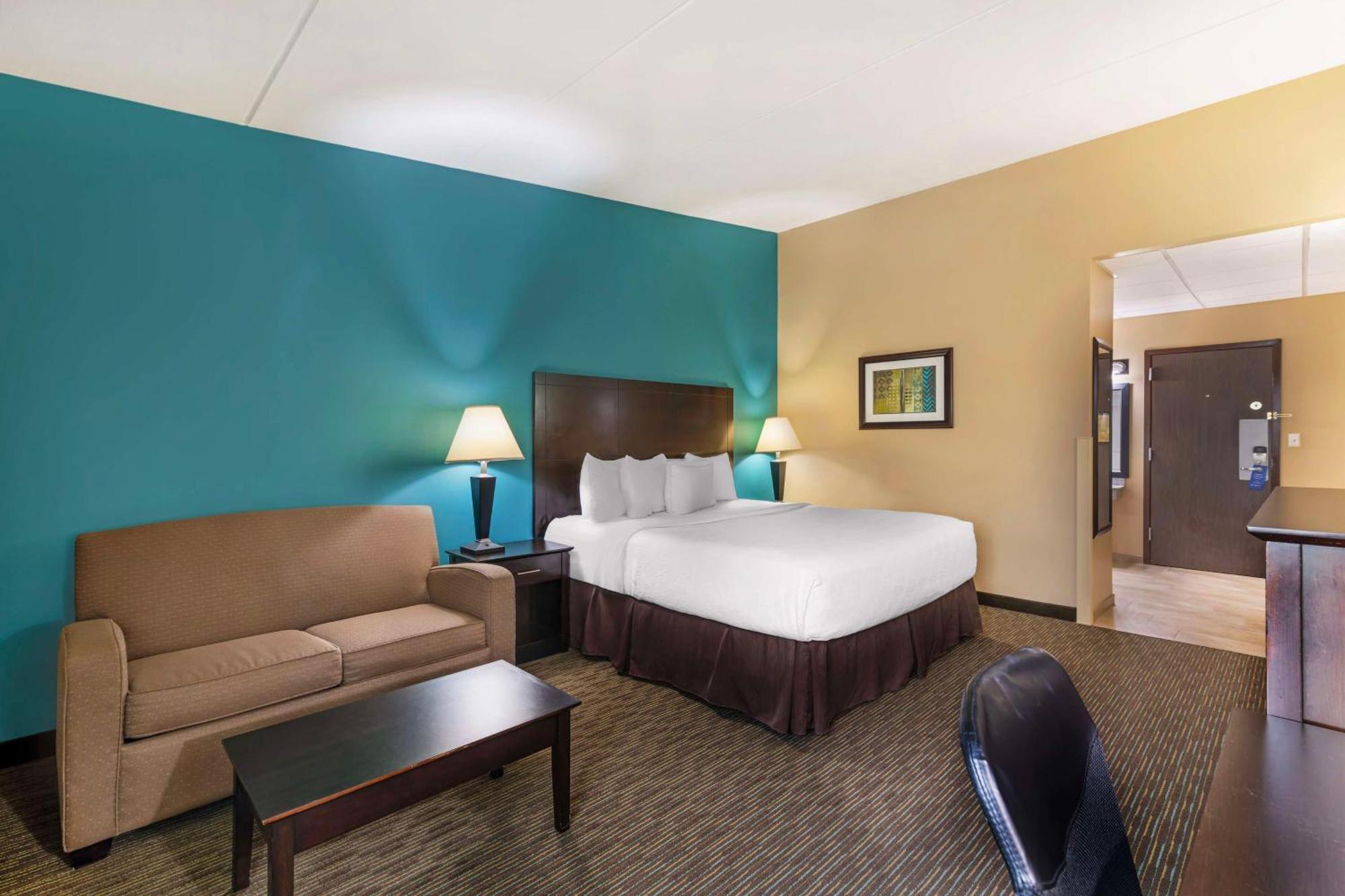 Best Western Plus Платсбърг Екстериор снимка