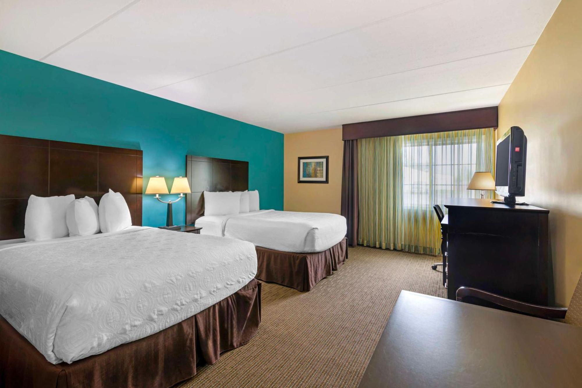 Best Western Plus Платсбърг Екстериор снимка