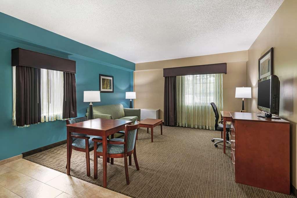 Best Western Plus Платсбърг Стая снимка