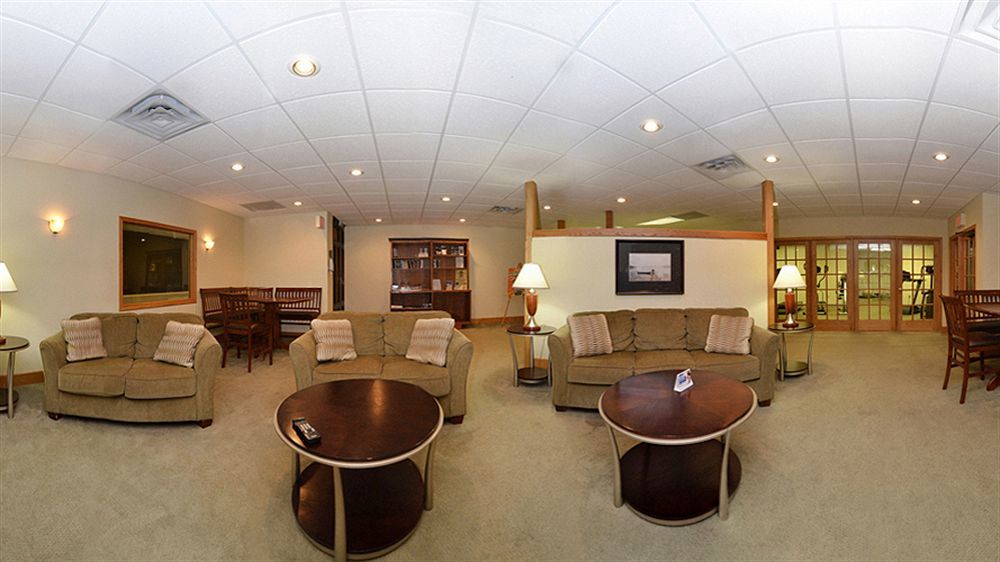 Best Western Plus Платсбърг Екстериор снимка